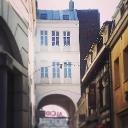 Coeur Vieux , Bienvenue Chez Nestyou, *